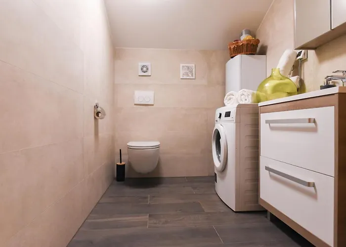 Maritimo アパート ザダル